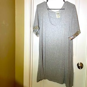 Vocal Shirt with sequined sleeves